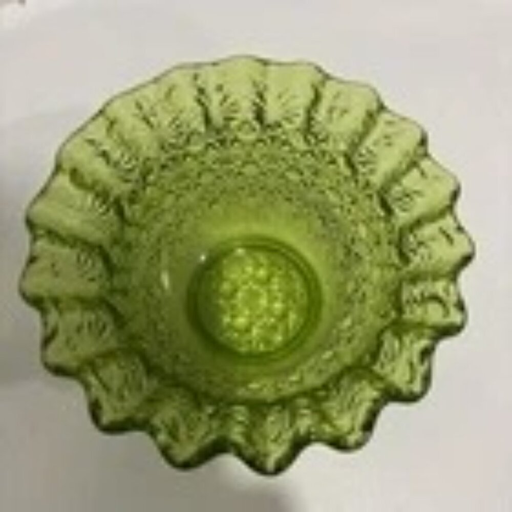 Vintage L.E. Smith Daisy & Button Green Glass Candy Dish – Ruffled Edge – 1970s - Picture 4 of 5